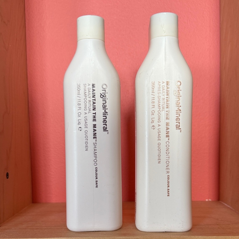 O&M Shampoo and Conditioner duo